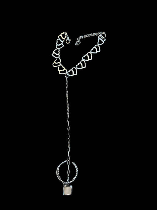 Bijou main bague/bracelet